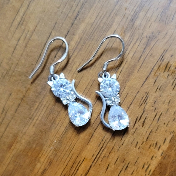 Jewelry - 💎 Cat Dangle Cubic Zirconia Silver Earrings 💎